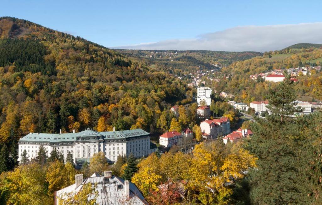 Hotel Panorama Яхимов Экстерьер фото