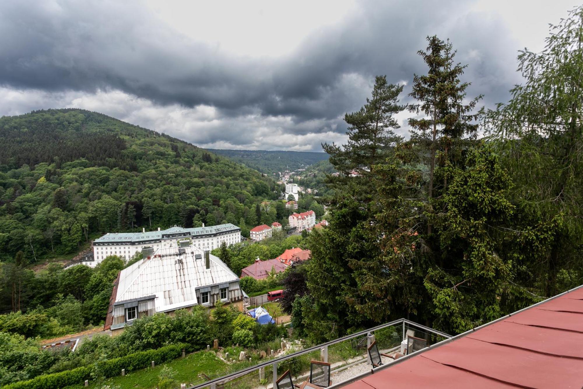 Hotel Panorama Яхимов Экстерьер фото