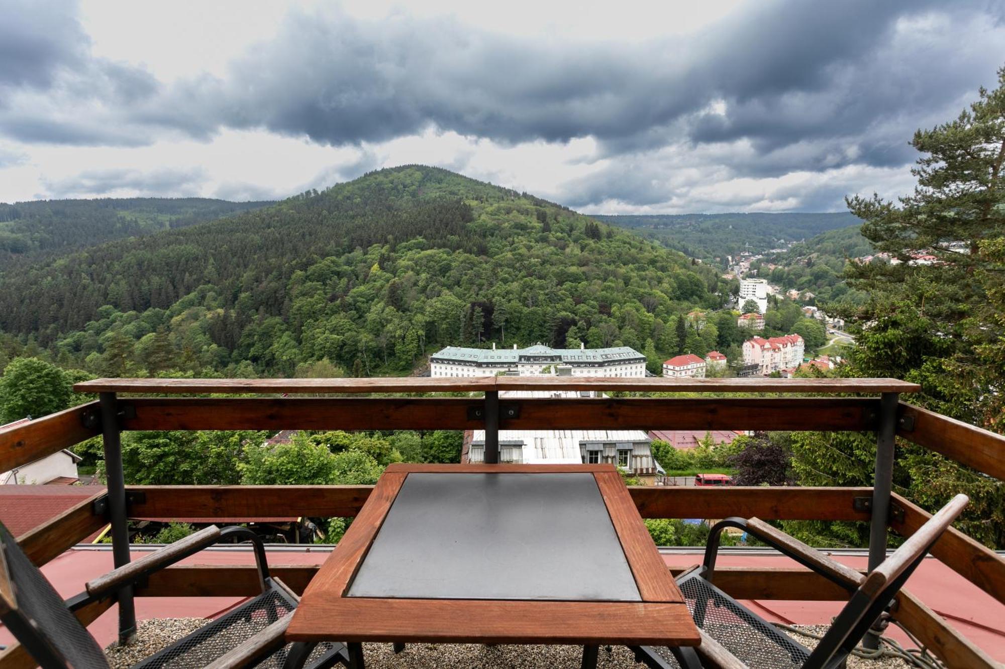 Hotel Panorama Яхимов Экстерьер фото