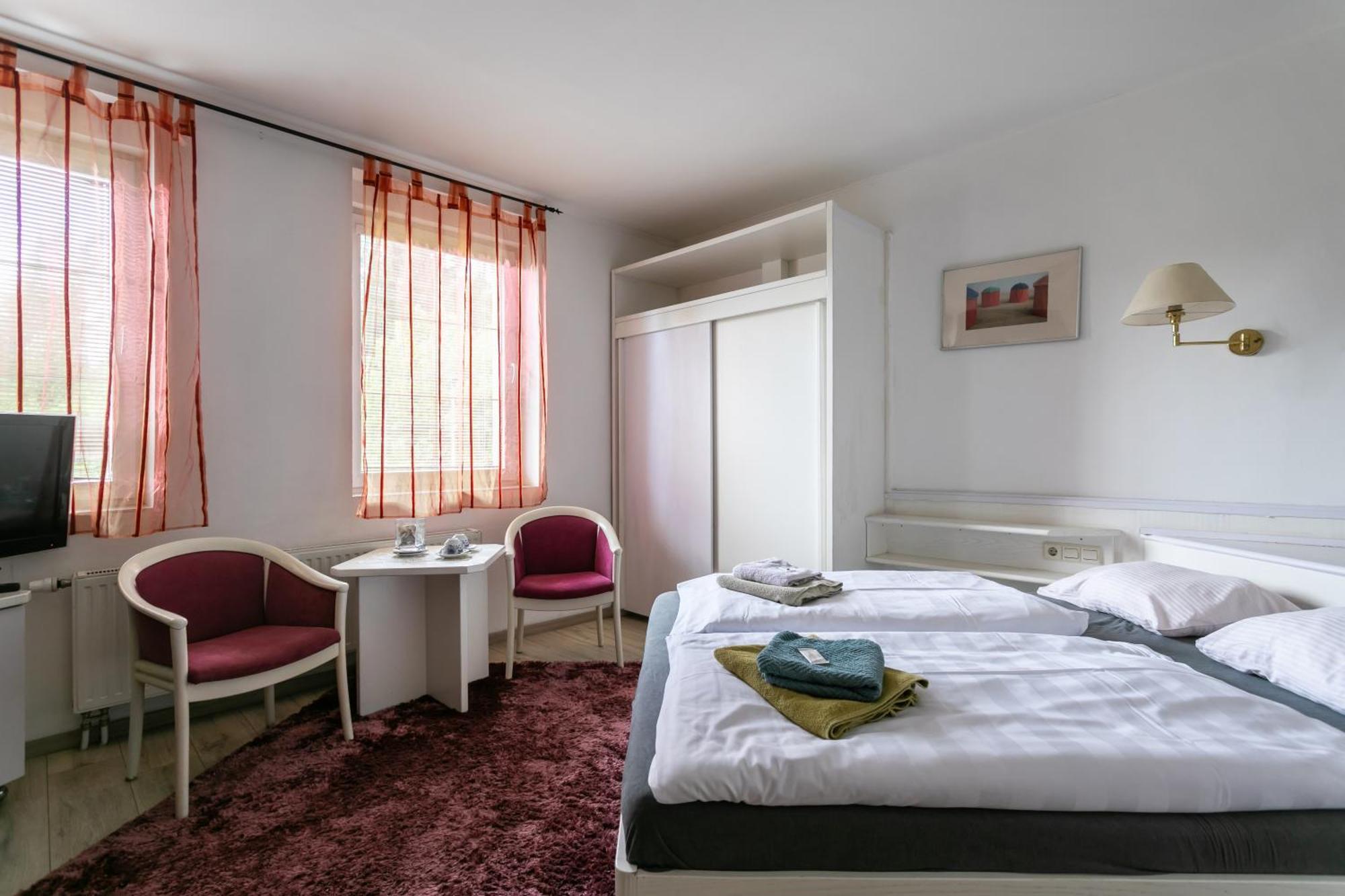 Hotel Panorama Яхимов Экстерьер фото